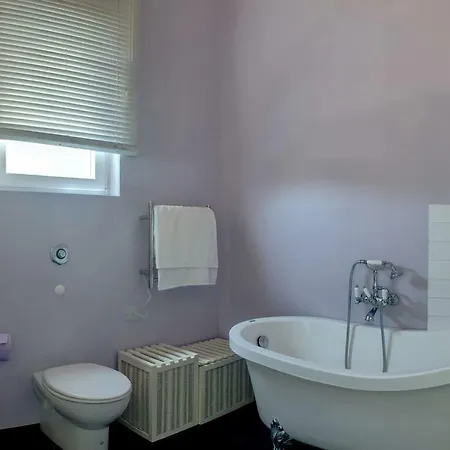 Central Art-deco Flat With Side-sea Views Sliema