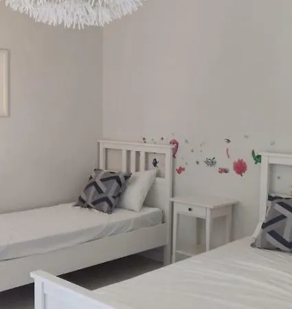 Central Art-deco Flat With Side-sea Views Apartment *